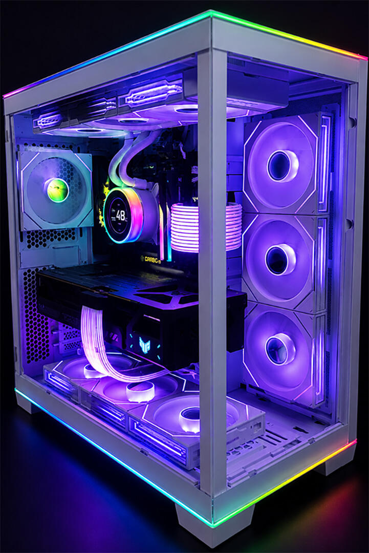 PC gaming blanc de MisterWalky dans un boîtier Lian Li O11D EVO RGB, avec NVIDIA GeForce RTX 5080 et éclairage violet.